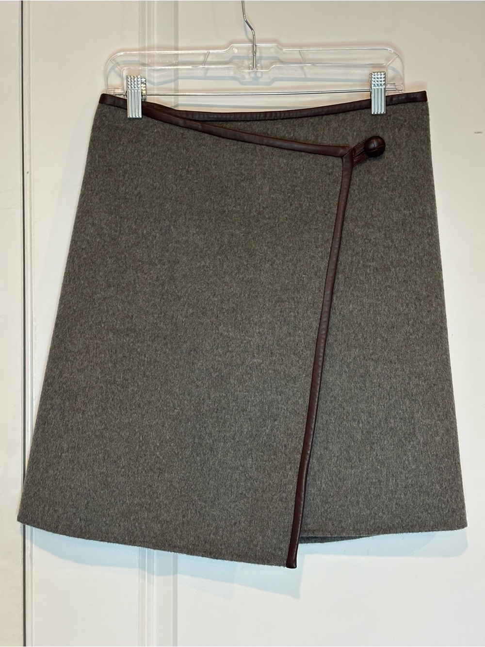 DKNY Gray Wool Cashmere Knit Brown Leather Trim Wrap Skirt 8